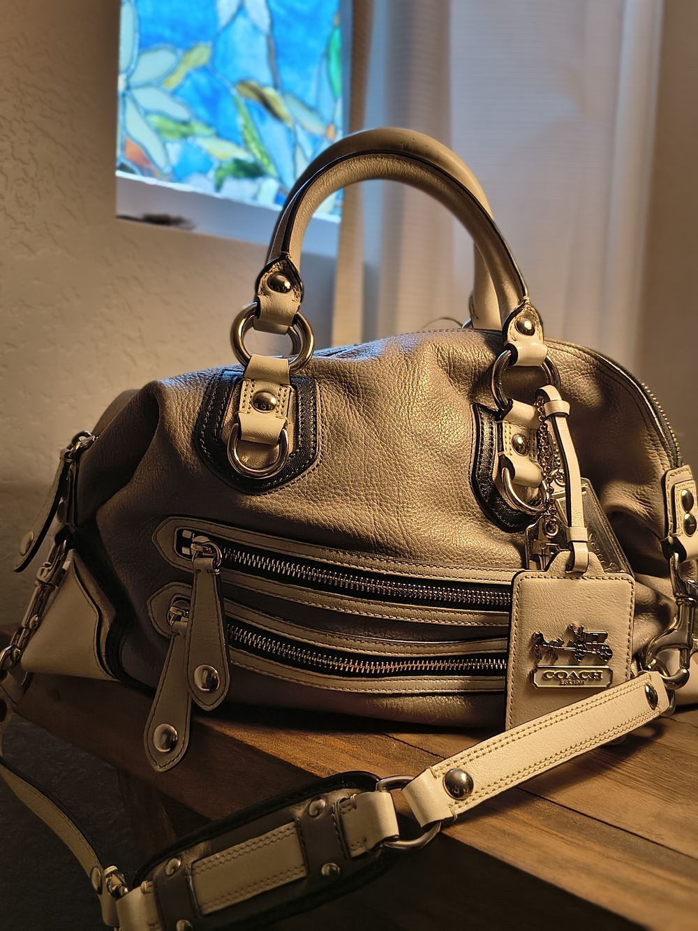 Coach Taupe and Ivory Leather Shoulder Satchel 🩷🩷